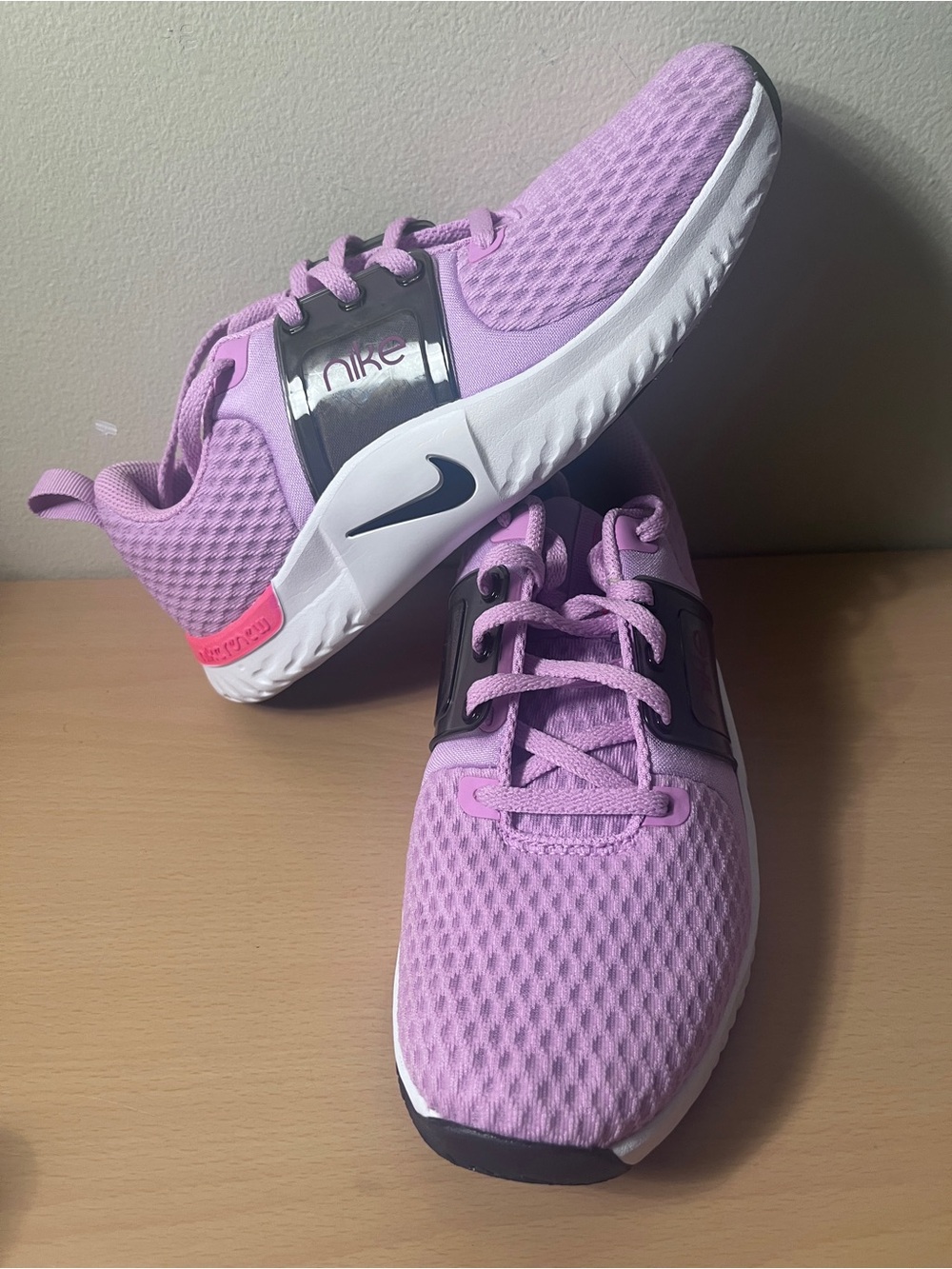Nike Renew In-Season TR 10 Beyond Pink Crimson Women’s Shoes Size 8.5